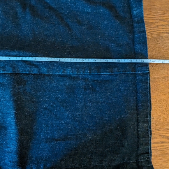 Gap denim skirt, knee length size 27 or equivalent to a size 4 - Picture 4 of 4